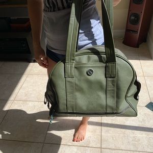 Lululemon The Groove gym bag